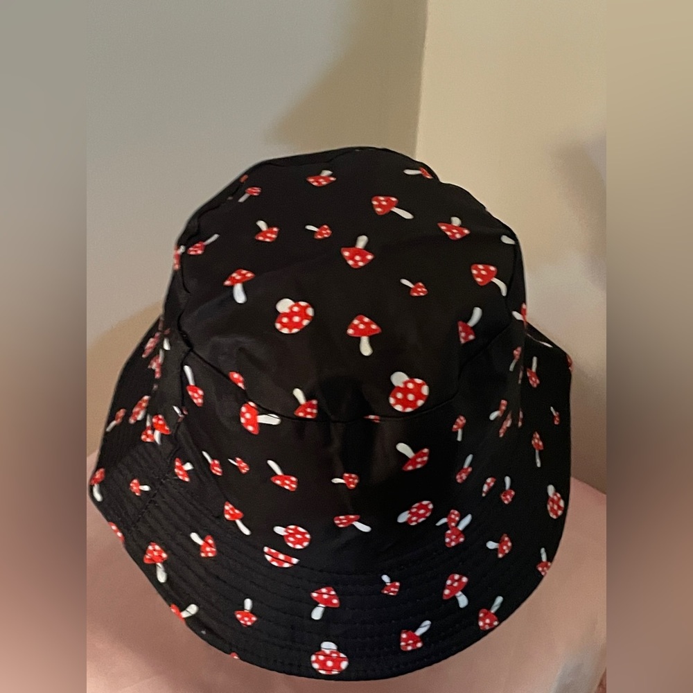 Retro Mushroom 🍄 Print bucket hat - Picture 5 of 7